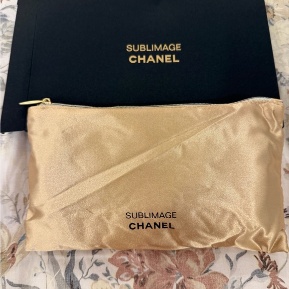 Chanel Sublimage Gold Cosmetic Pouch - Picture 3 of 3